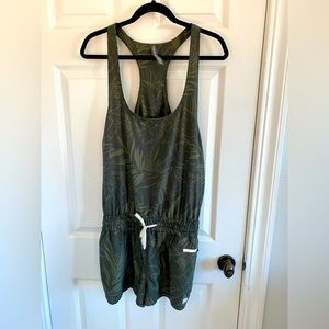 Vuori romper NWOT olive green color XL